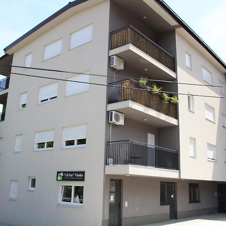 Vip Apartment Високо Екстериор снимка