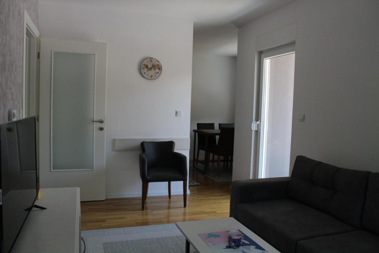 Vip Apartment Високо Екстериор снимка